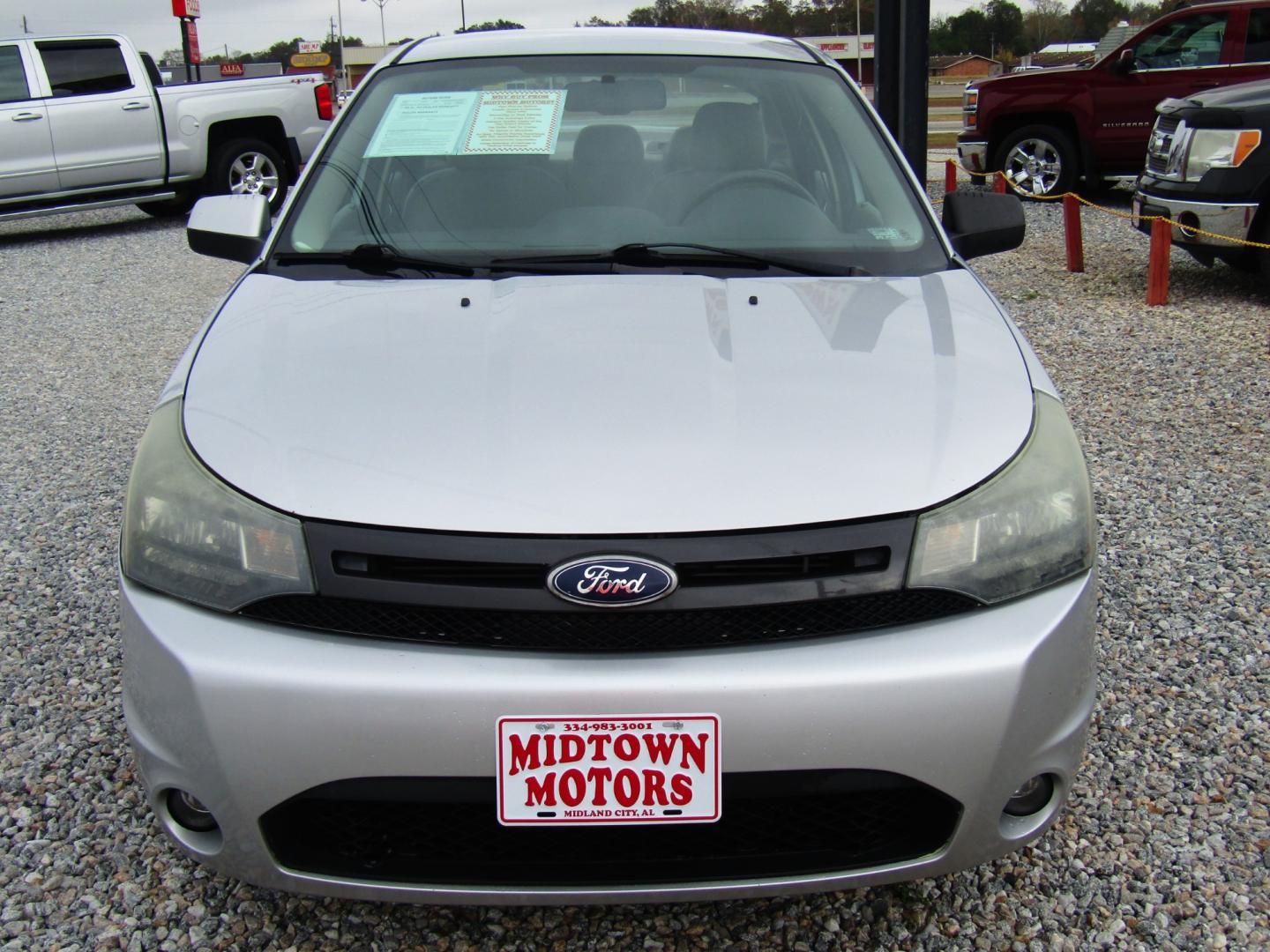 2011 Silver /Gray Ford Focus SES Sedan (1FAHP3GN4BW) with an 2.0L L4 DOHC 16V engine, Automatic transmission, located at 15016 S Hwy 231, Midland City, AL, 36350, (334) 983-3001, 31.306210, -85.495277 - Photo#1